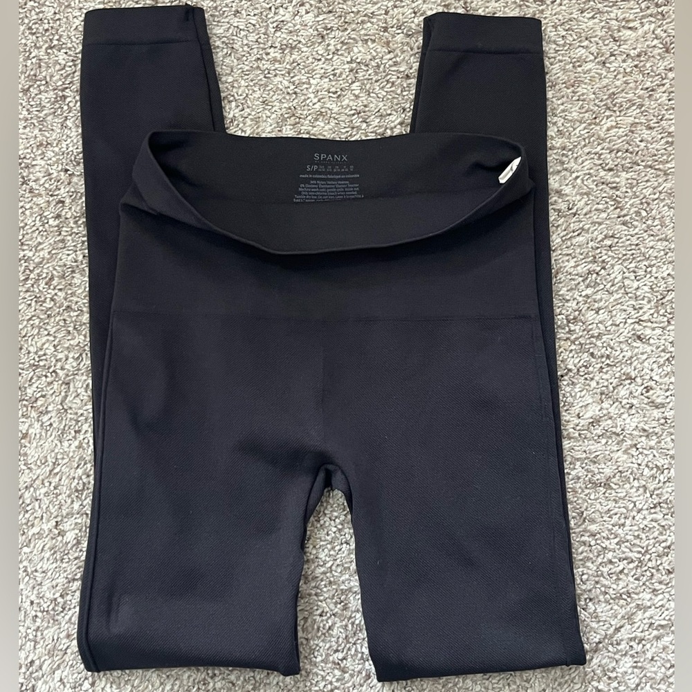❌SPANX Classic Black Leggings❌ NOT FOR SALE - Picture 4 of 4